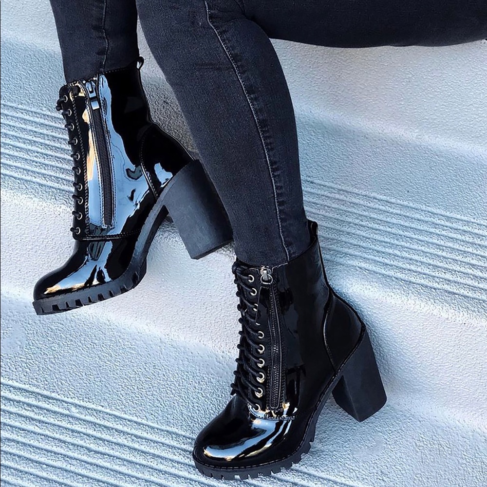 Black Heeled Booties ✨